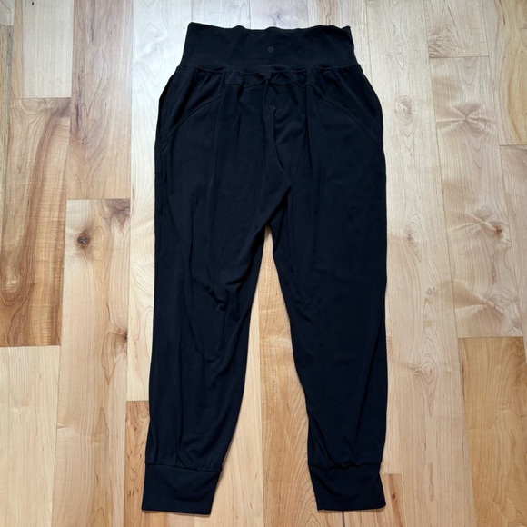 Athleta Black High-Waisted Salutation Joggers in Powervita - Picture 9 of 15